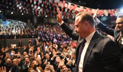 Yavuz Ağıralioğlu, partisinin 1. Olağan İstanbul İl Kongresine katıldı